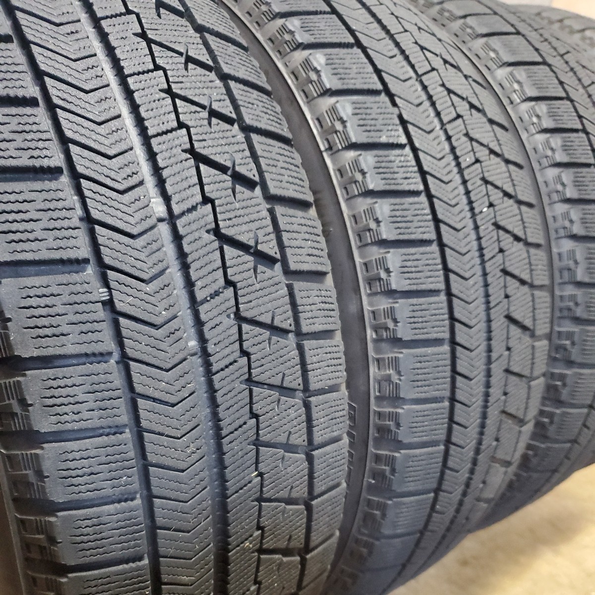 【お買い得商品】BRIDGESTONE ブリヂストン BLIZZAK ブリザック VRX 205/60R16 92S 18年製 スタッドレスタイヤ4本 残溝約6.4ミリ F11_画像2