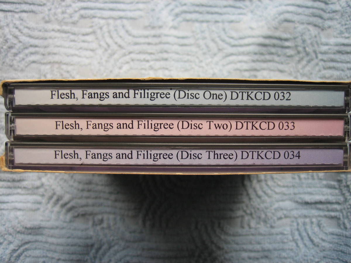 CD3枚組ボックス ゴス・ダークネス・ゴシック・パンクコンピレーション FLESH,FANGS＆FILIGREE 輸入盤・中古品 エロスと拷問がテーマ_画像9