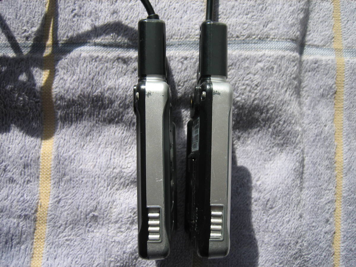 中古・動作品 アルインコ社製 特定小電力無線機 DJ-PX3 シルバー 計2式 タイピン式マイクEME-21A×2付属 イヤホンは付属致しませんの画像9