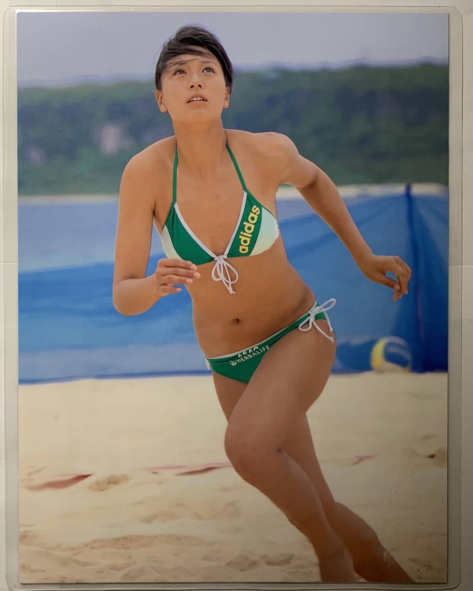 【厚手ラミネート加工】浅尾美和　水着　A4変サイズ　雑誌切り抜き ４ページ FLASH２００７年４月１７日号【グラビア】-L9_画像1