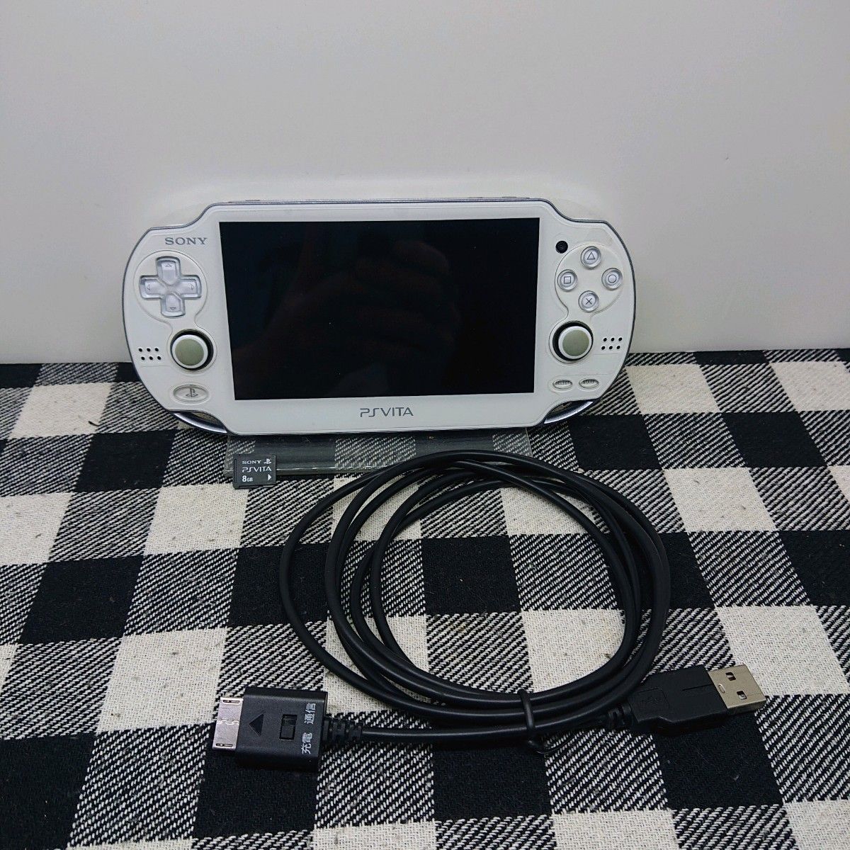 PSVITA 本体 PCH-1000 8Gメモリー｜Yahoo!フリマ（旧PayPayフリマ）