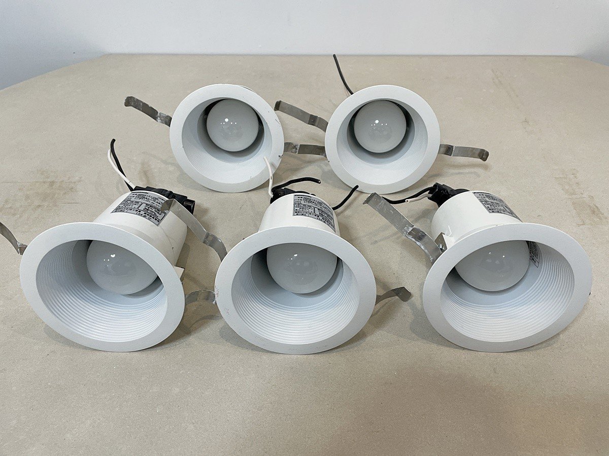 【大阪】Panasonic パナソニック LED照明器具 5個 ダウンライト/天井埋込型/NNN61512WK/2021年製/通電済/モデルルーム設置品【RN1212-3】_画像1