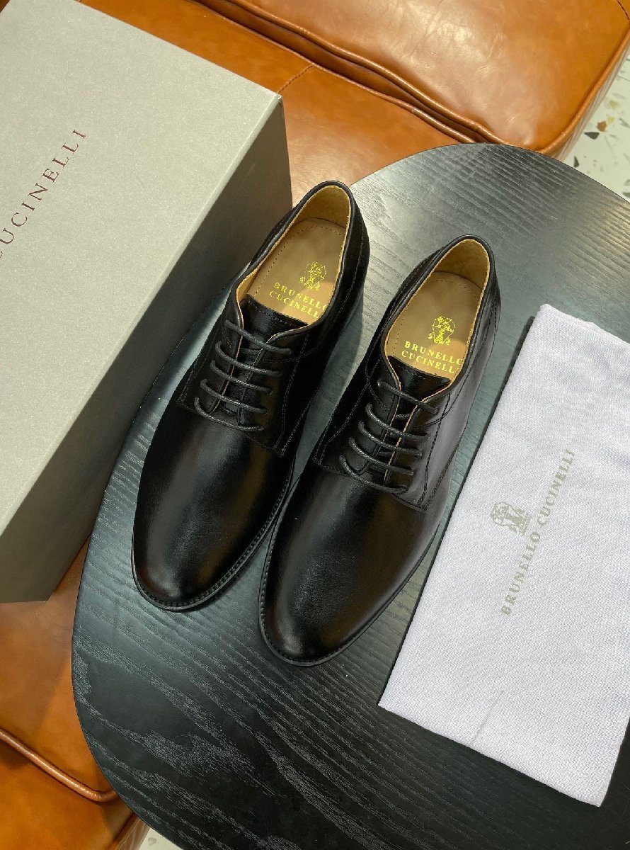 BRUNELLO CUCINELLI(ブルネロ クチネリ) メンズ　ビジネスシューズ　フォーマル　牛革　本革　イギリス風　紳士靴　ブラック　EU39