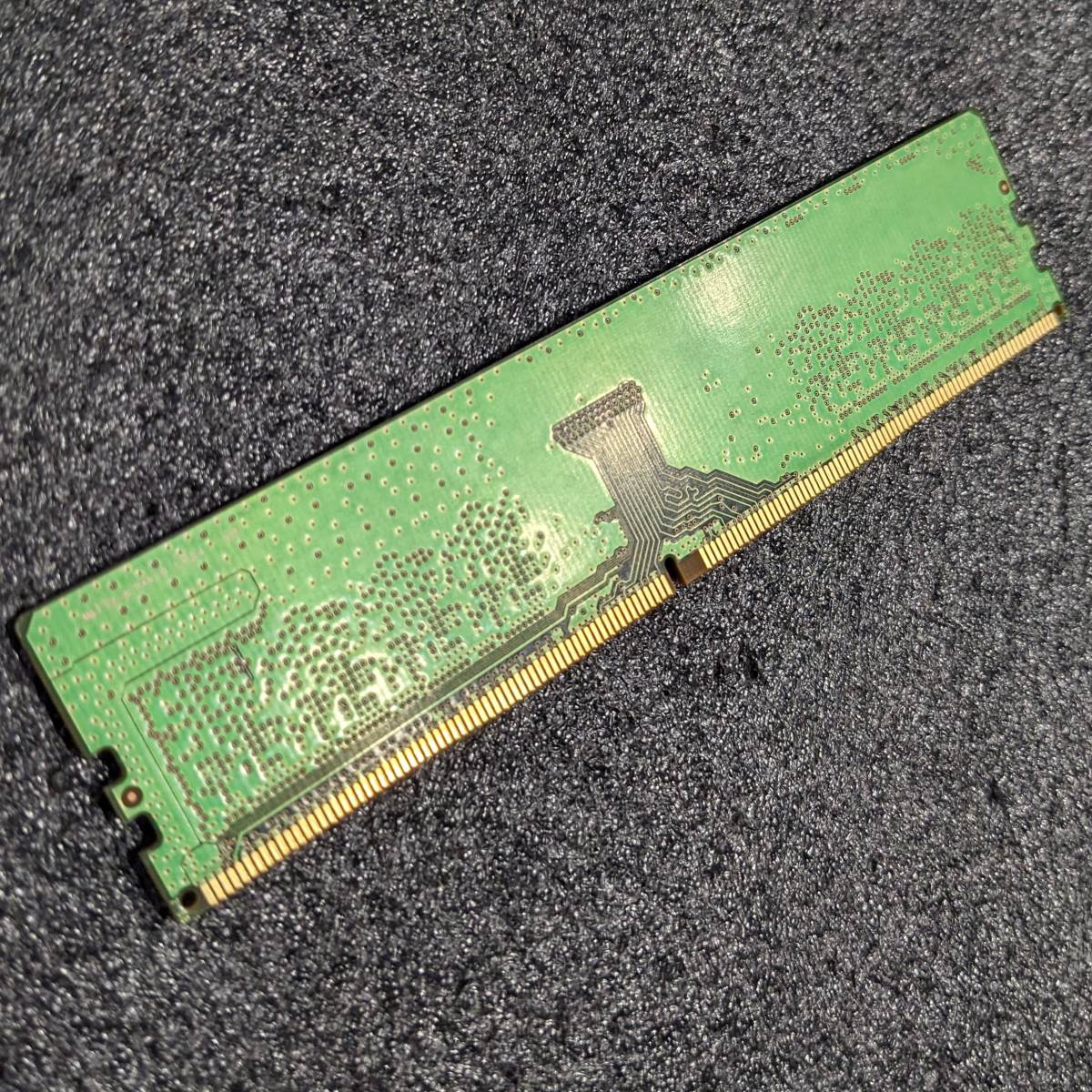 【中古】DDR4メモリ 8GB1枚 SAMSUNG M378A1K43CB2 [DDR4-2666 PC4-21300]の画像4
