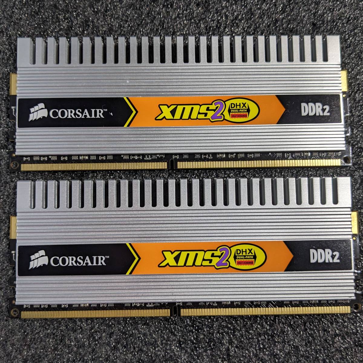 【中古】DDR2メモリ 4GB(2GB2枚組) Corsair TWIN2X4096-6400C4DHX [DDR2-800 PC2-6400]