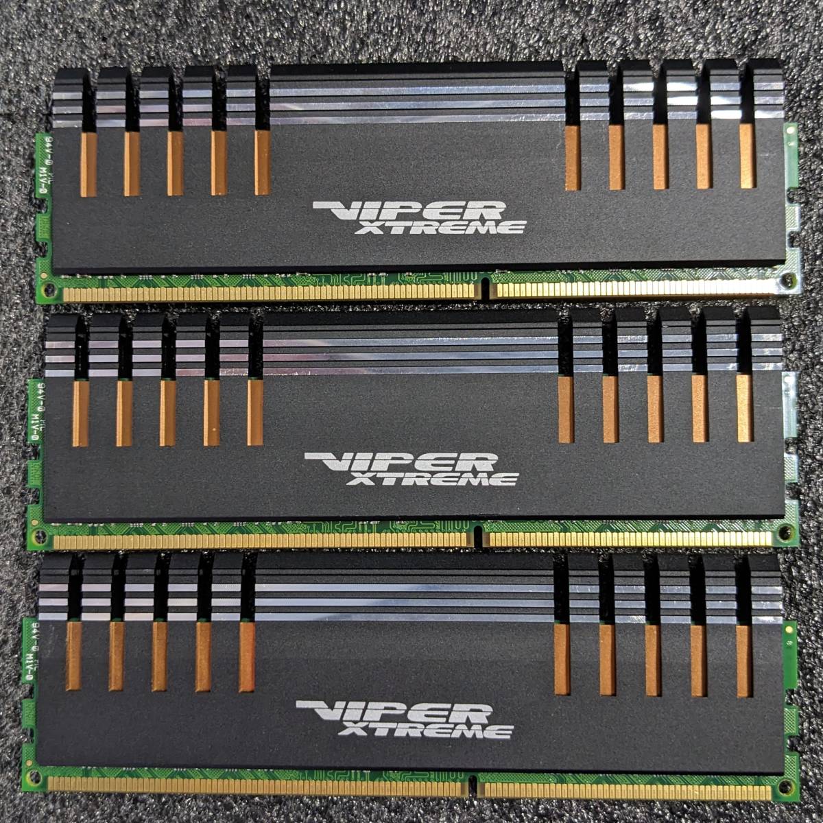 【中古】DDR3メモリ 12GB(4GB3枚組) PATRIOT VIPER XTREME PX7312G2000ELK [DDR3-2000 PC3-16000 ※実質DDR3-1866 PC3-14900]_画像1