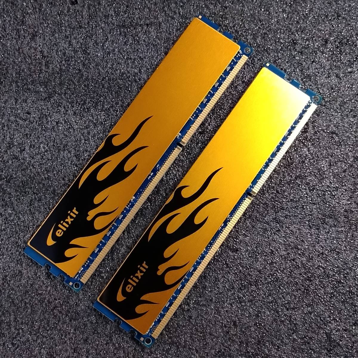 【中古】DDR3メモリ 16GB[8GB2枚組] CFD elixir W3U1600HQ-8GC11 [DDR3-1600 PC3-12800]