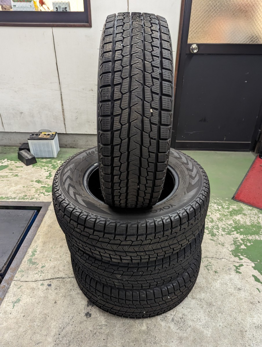 ★2022年製・バリ山・１シーズンのみ使用・205/70R15・ヨコハマタイヤ・アイスガード　G075・4本・スタッドレス・ハイエース・ジムニー等_画像1