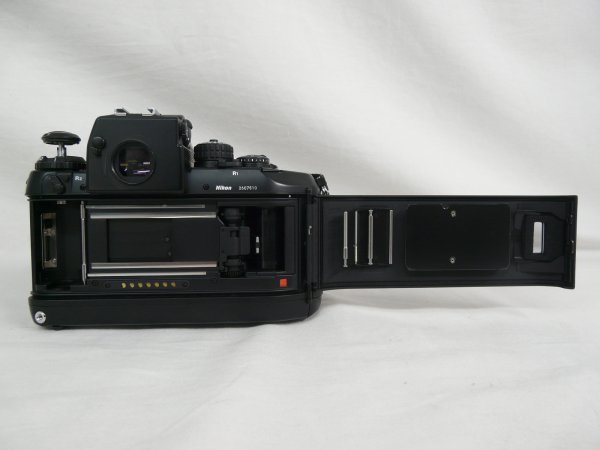 YJ48 Nikon F4　フィルムカメラ　ニコン　AF一眼レフ　モータードライブ内臓　通電確認済み_画像7