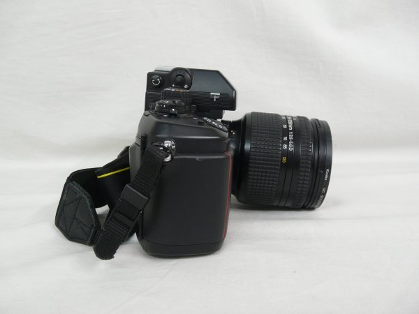YJ48 Nikon F4　フィルムカメラ　ニコン　AF一眼レフ　モータードライブ内臓　通電確認済み_画像5