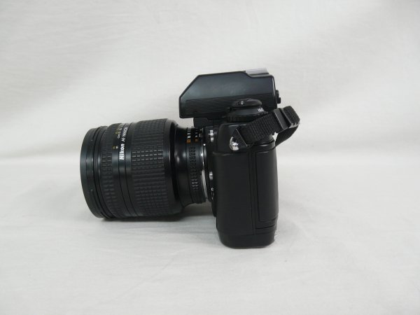 YJ48 Nikon F4　フィルムカメラ　ニコン　AF一眼レフ　モータードライブ内臓　通電確認済み_画像3