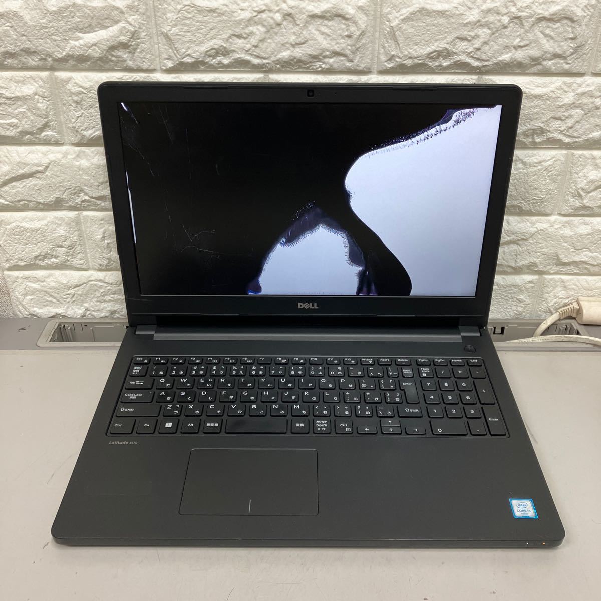 U164 DELL latitude 3570 Core i5第6世代　メモリ8GB ジャンク_画像2