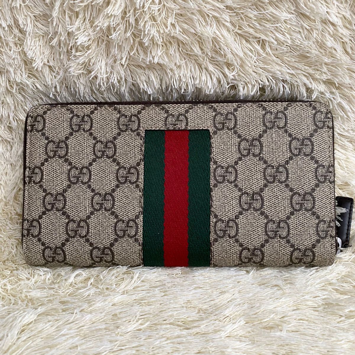 極美品】 GUCCI 二つ折り財布 タイガー柄 GGスプリーム PVC - 折り財布