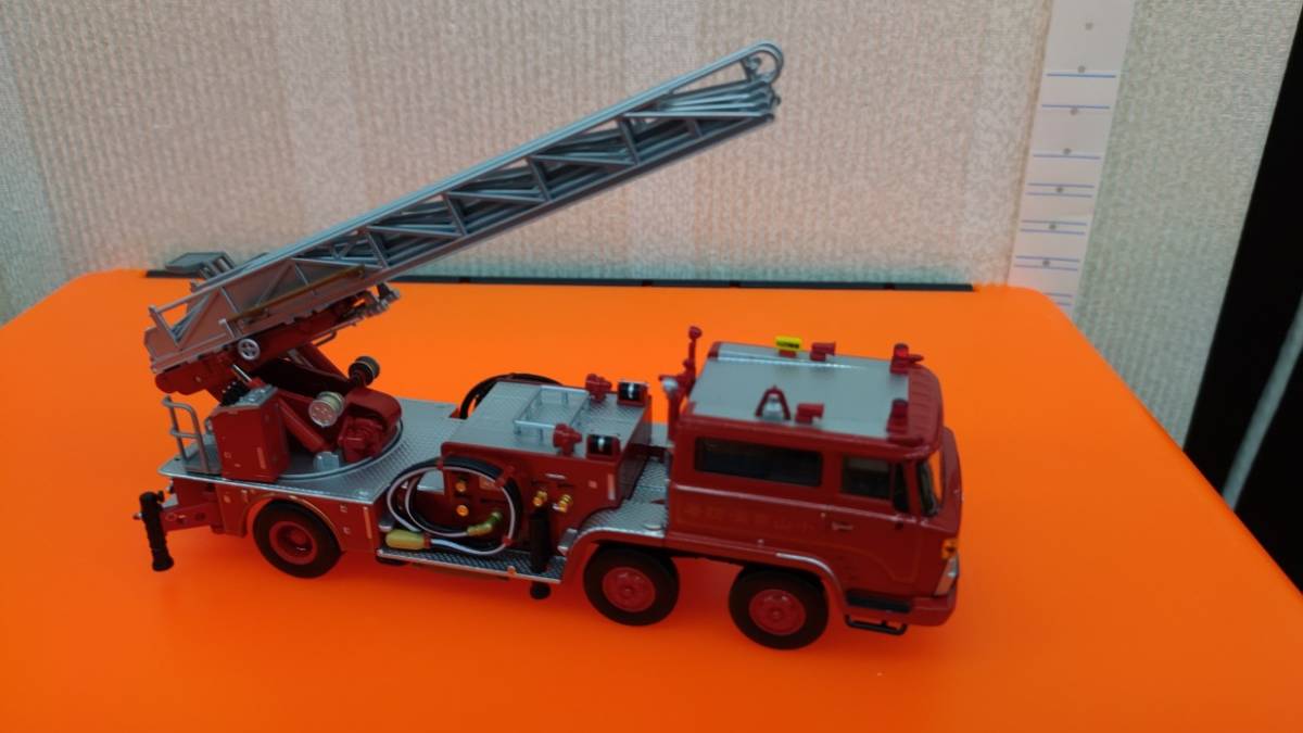TOMYTEC 1/64 LV-N24b 日野 TC343型 はしご付消防車 80年式 小山市消防署(レッド) 「トミカリミテッドヴィンテージNEO」送料無料_画像6