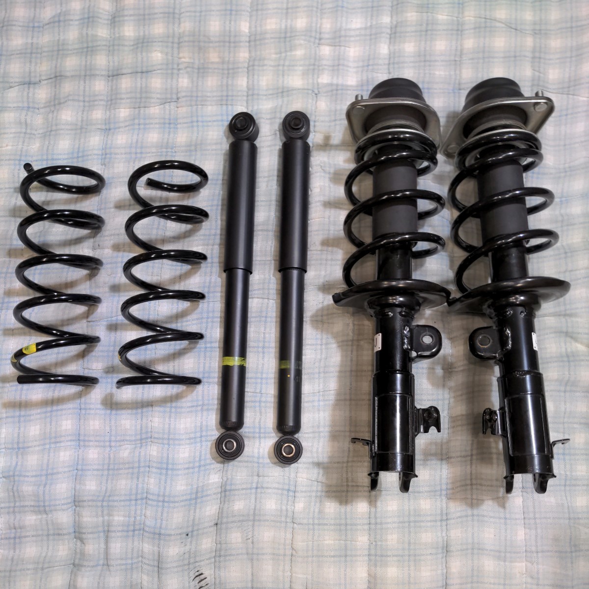 スズキSUZUKI DA17W エブリィワゴン純正品サスペンションセット スズキSUZUKI DA17W エブリィワゴン純正品サスペンションセット