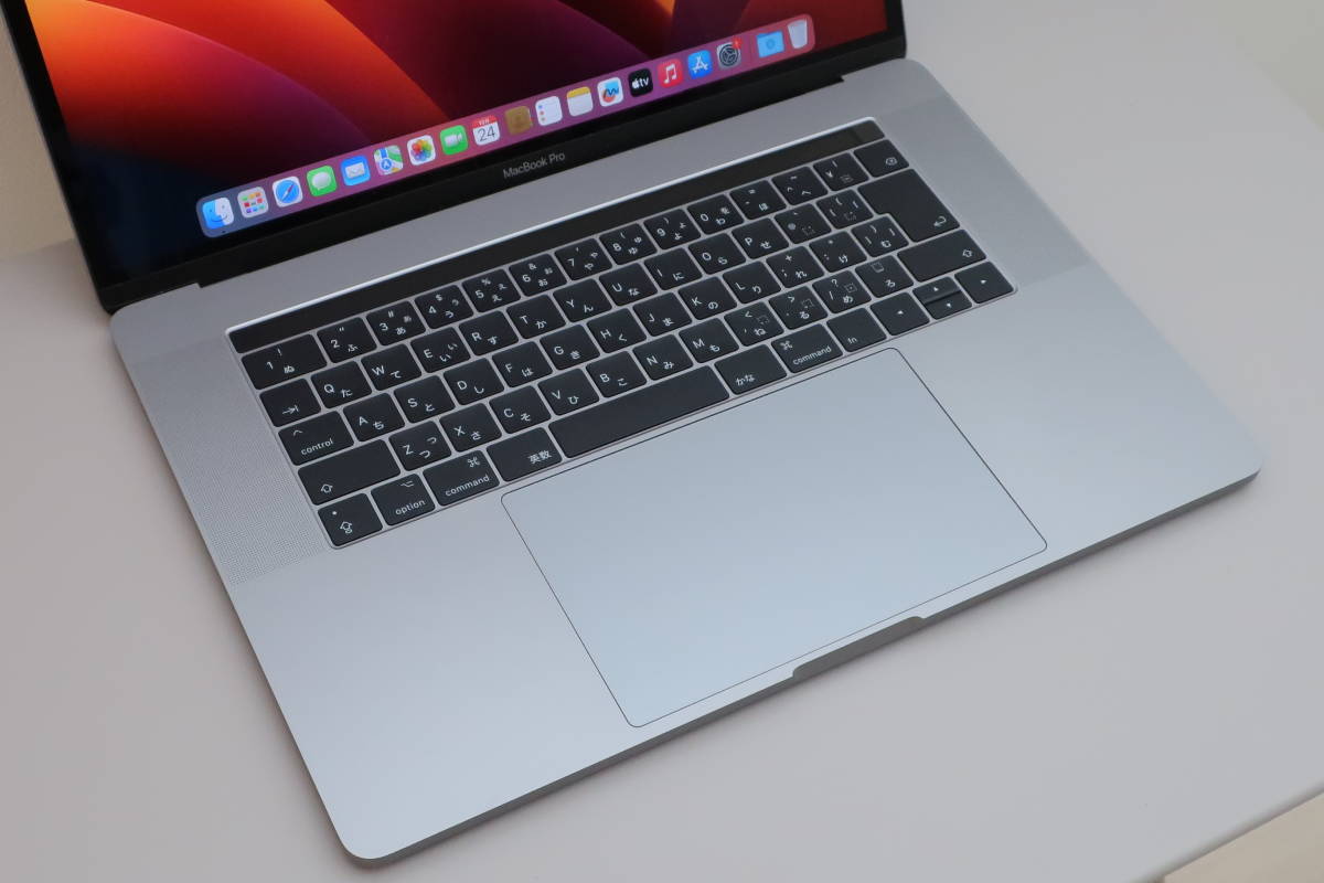 MacBook Pro15インチ 2017 i7/512GB/16MB バッテリー充放電26回 A1707_画像4