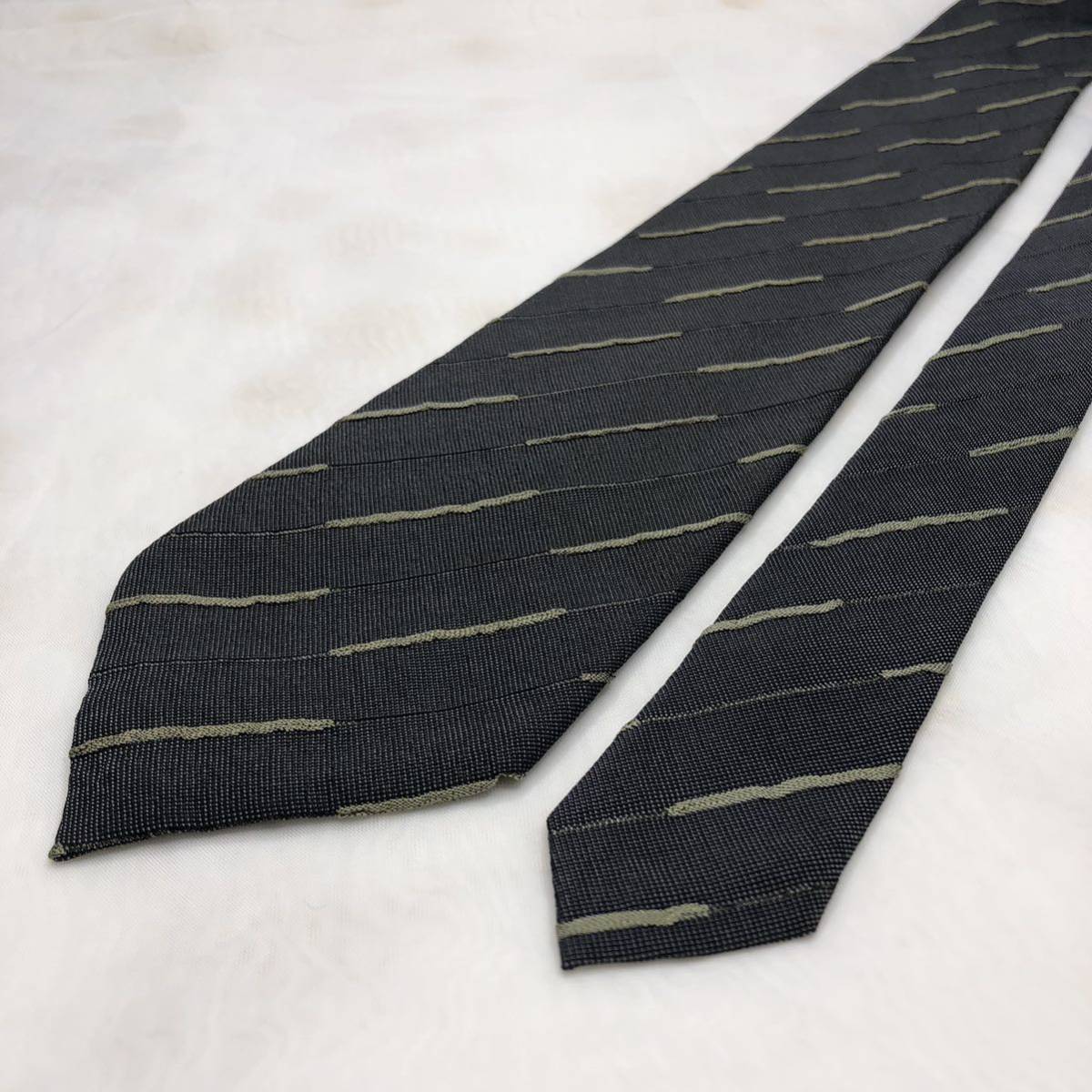 ISSEY MIYAKE Issey Miyake necktie high brand dark brown high class silk 100%