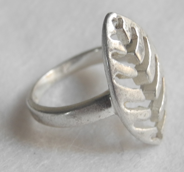 イギリス アンティーク 銀製クラフト シルバーリング 指輪 葉っぱ UK(L)11号 16mm スターリングシルバー 銀925