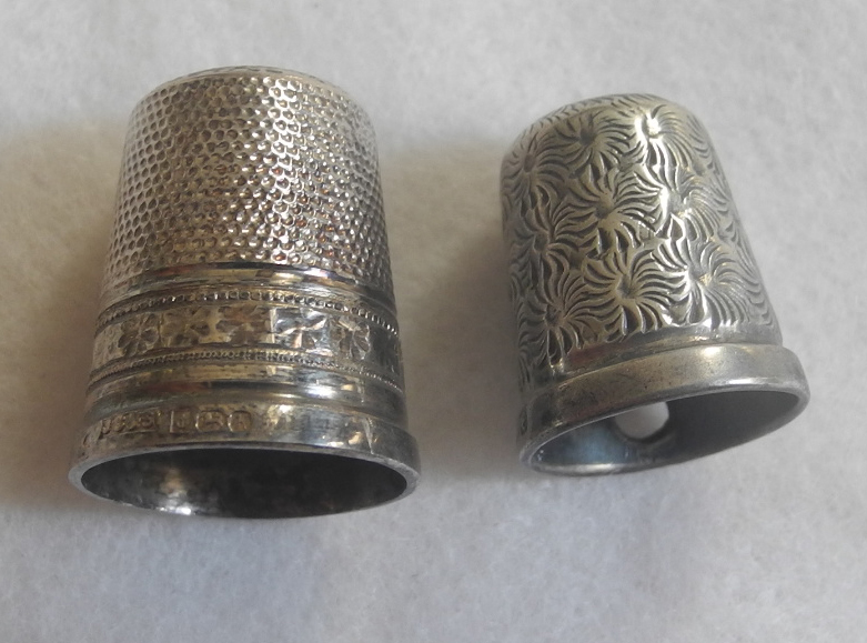 イギリス アンティーク 銀製 シンブル 指貫 2個セット シルバー925 1984＆1904年 Birmingham ホールマーク有り スターリングシルバー_画像2