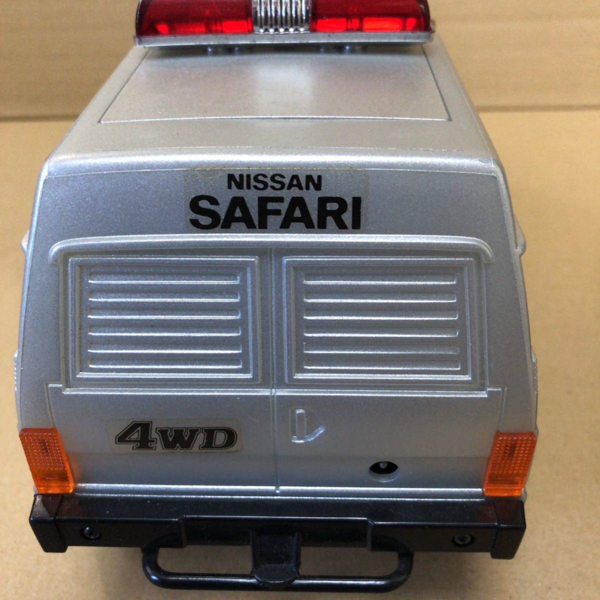ヨネザワ 西部警察 NISSAN SAFARI サファリ 4WD 1/16 ラジコン動作します_画像7
