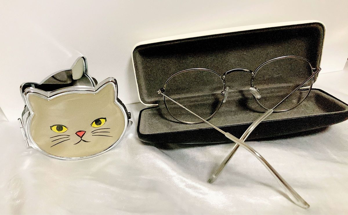 伊達メガネ/ケース付  猫のコンパクト手鏡　　