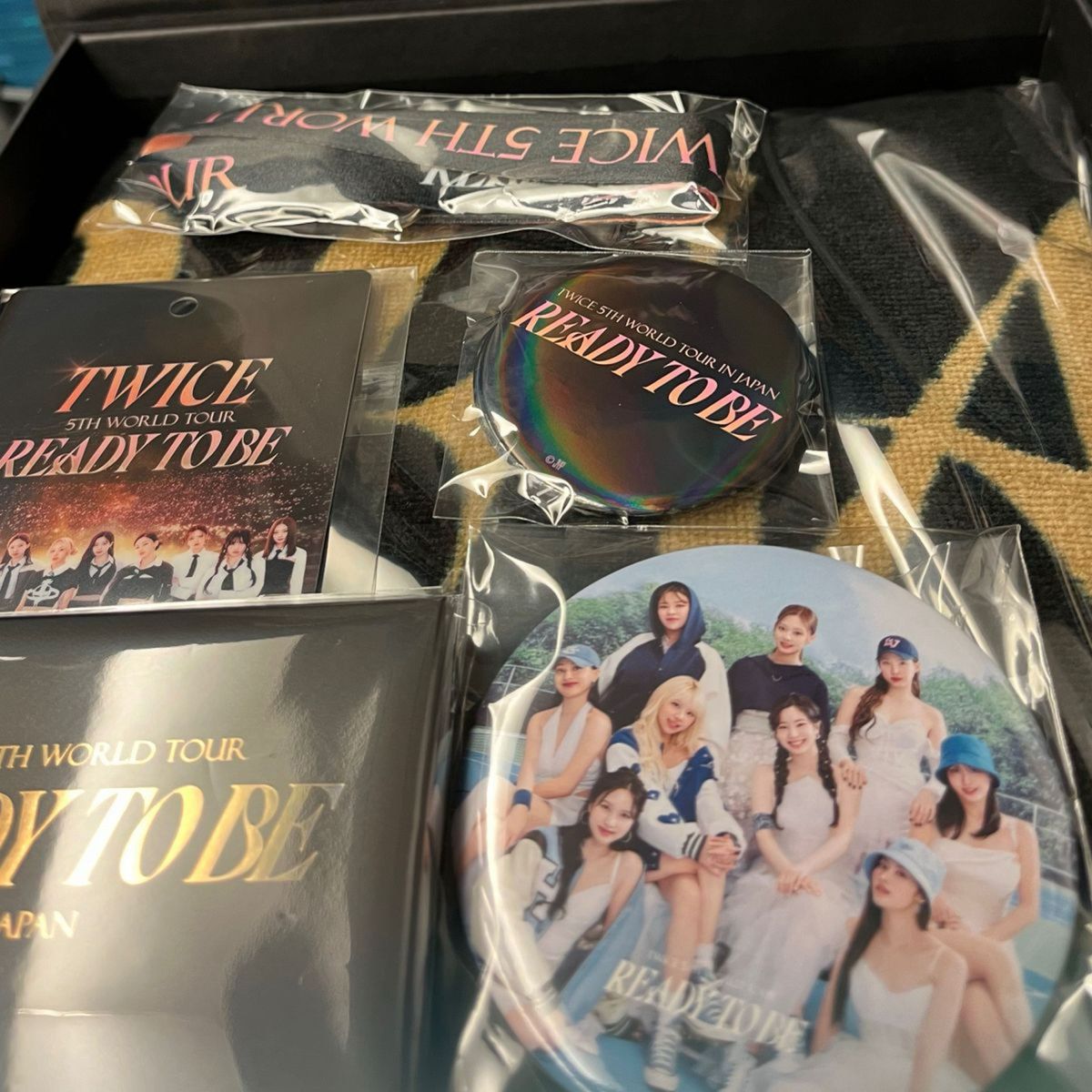 TWICE ライブ アップグレードグッズ TWICE ライブ アップグレード特典グッズ READY TO BE|Yahoo