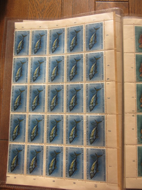 インドネシア切手50面シート Sc＃589～92 (エビや魚・二つ折り)　４種完揃_画像4