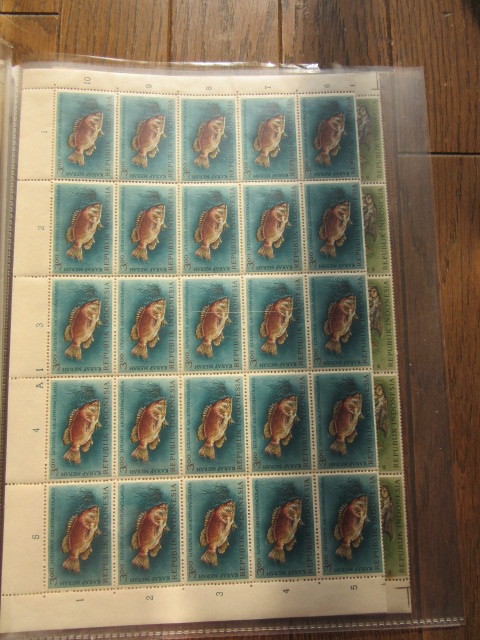 インドネシア切手50面シート Sc＃589～92 (エビや魚・二つ折り)　４種完揃_画像5