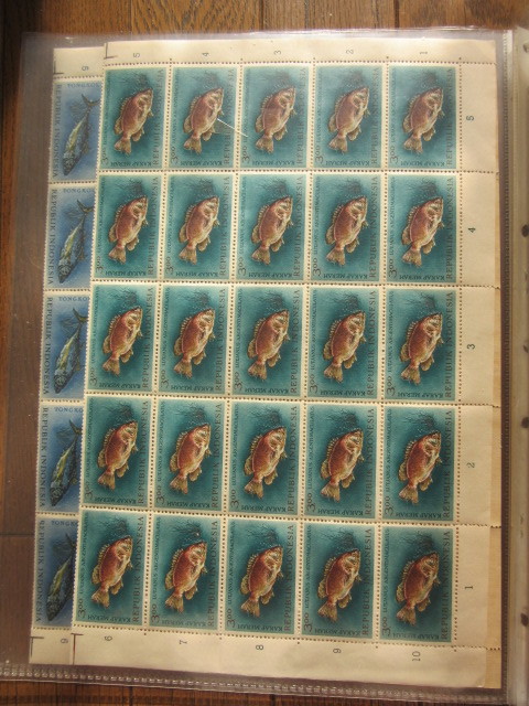 インドネシア切手50面シート Sc＃589～92 (エビや魚・二つ折り)　４種完揃_画像6
