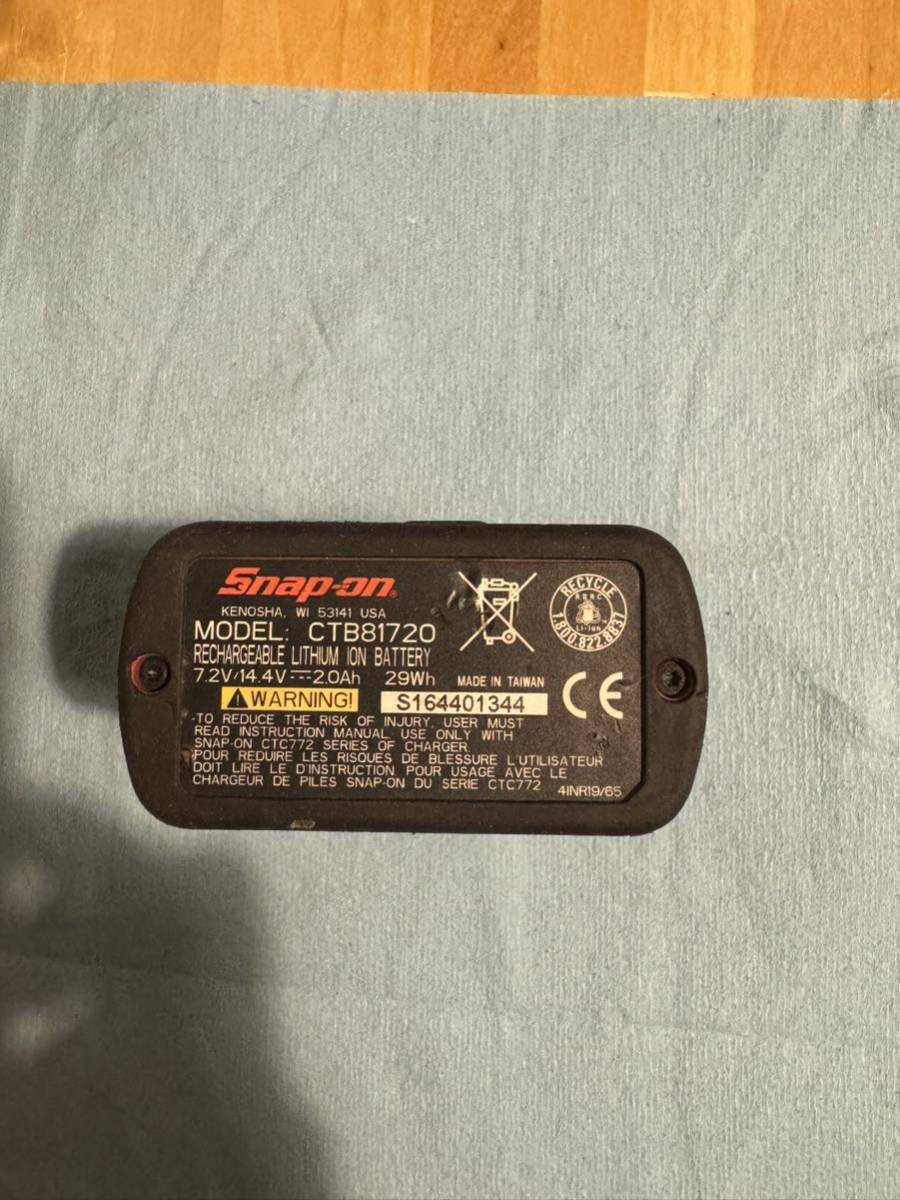 Snap-on スナップオン 3/8電動インパクトレンチ本体、バッテリー、充電器セットの中古品です。ジャンク_画像3