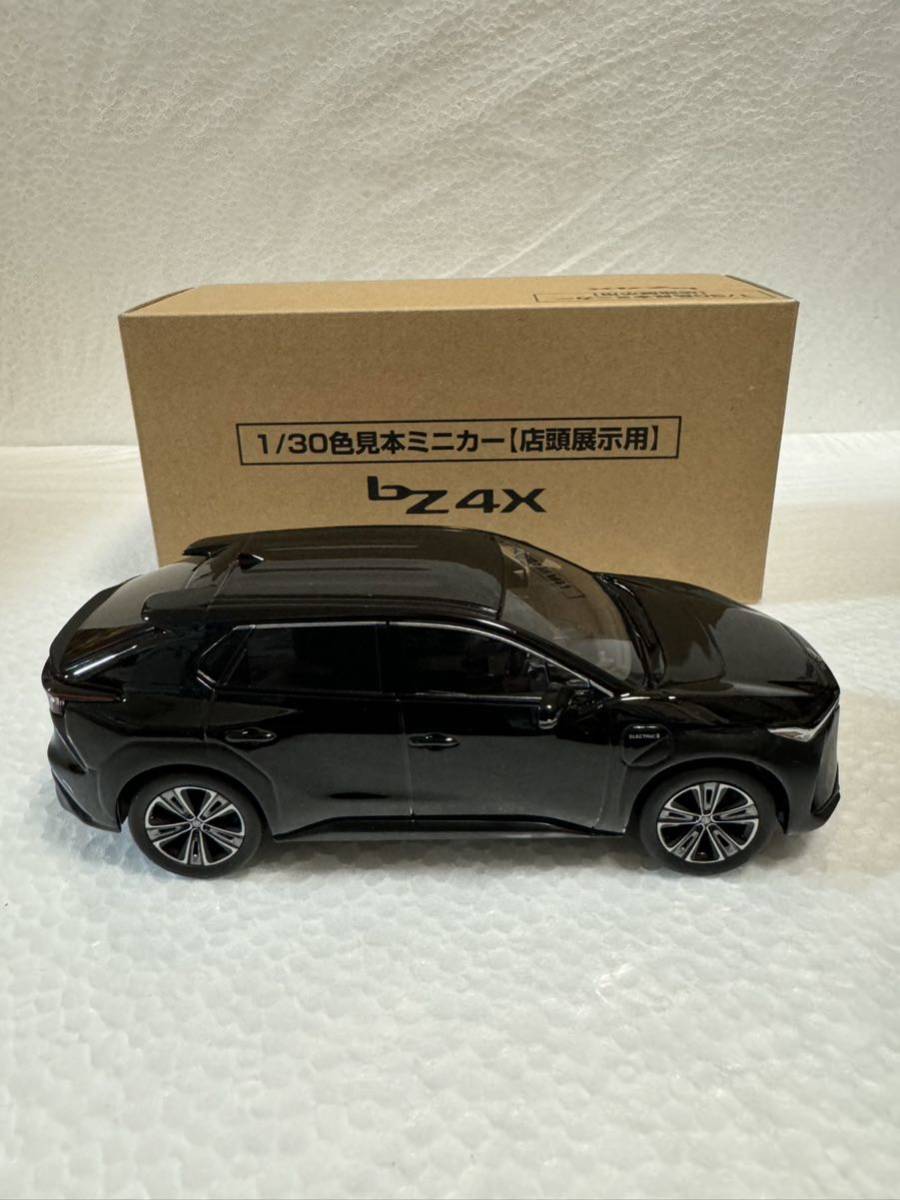 1/30 トヨタ 新型bZ4X 最新モデル 非売品 カラーサンプル ミニカー ブラック_画像3