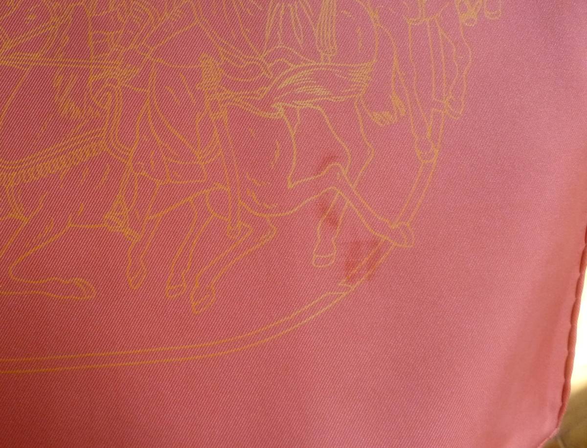 【美品】エルメス スカーフ カレ90　GRAND CORTEGE A MOSCOU【モスクワ大行進 】　ピンク系　品質表示タグあり　シルク100％　_画像9