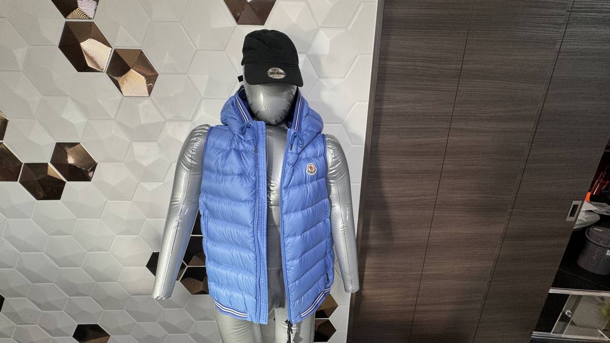 モンクレール　アミアン　ダウンベスト　スカイブルー　MONCLER　AMIENS　skyblue サイズ２_画像5