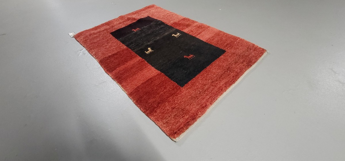 ペルシャ ギャッベ 綺麗なレッドカーペットサイズ:119cm×84cm 100%手織り_画像1