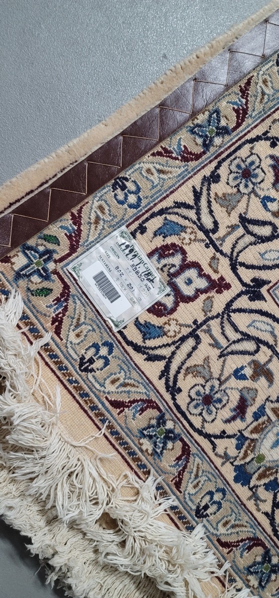 ペルシャ絨毯ナイン産 サイズ:302cm×201cm きれいなペール色です ちょっとえ汚れが有りますか、クリーニングしたい場合落札価格＋4万円_画像10