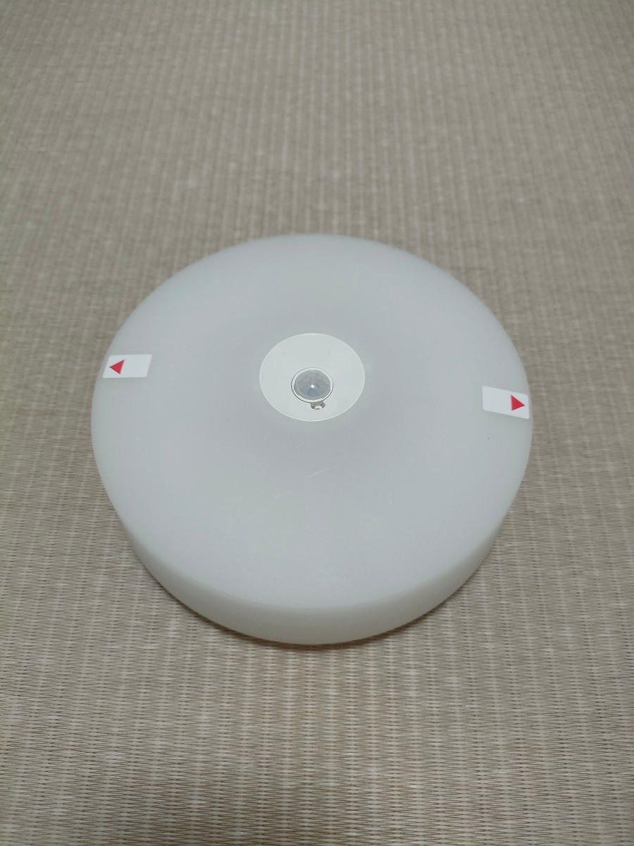 アイリスオーヤマ LED小型シーリングライト SCL9L-HLSC 人感センサー 電球色 中古_画像1
