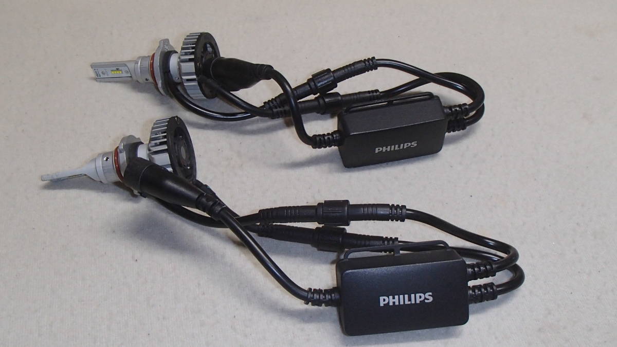 PHILIPS　LEDバルブ　HB3/4　2本　フィリップス　点灯確認済み　訳あり　部品取り_画像の物で全てです。