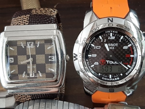 UDS54　ジャンク品　時計　腕時計　部品取りに　メンズ　レディース　TISSOTティソ　aramisアラミス　など　おまとめ_画像4