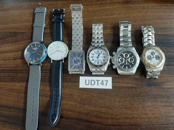 UDT47　ジャンク品　時計　腕時計　部品取りに　メンズ　レディース　Daniel Wellington ダニエルウェリントン　など　おまとめ_画像1