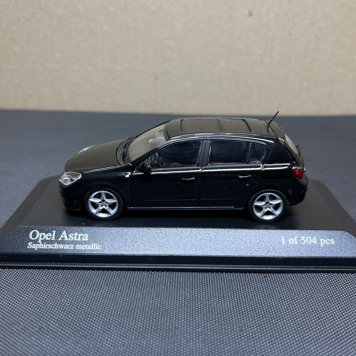1/43 MINICHAMPS Opel Astra 2004 黒M_画像2