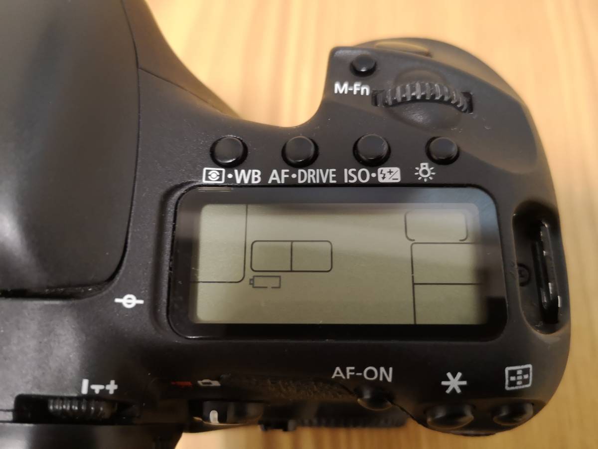 キャノン Canon EOS 7D 純正バッテリー,充電器付き 《ジャンク》_バッテリーマーク点滅