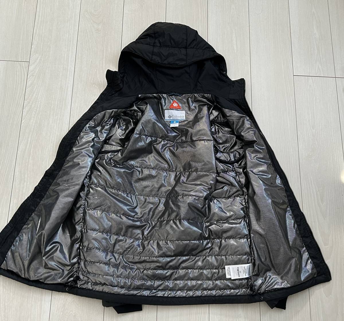 ★コロンビア Columbia OMNI-HEAT Hooded Jacket ジャケット Sサイズ ブラック フード★_画像2