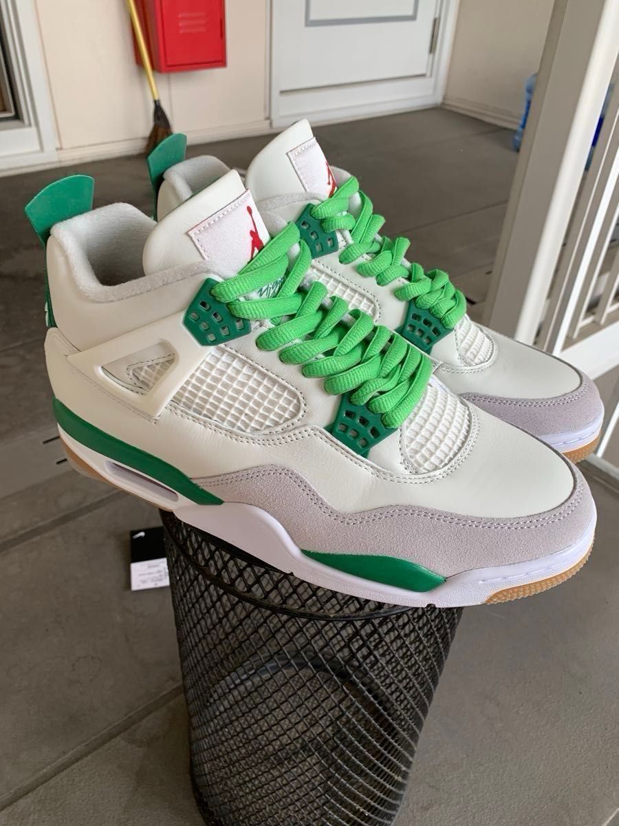 Nike SB × Air Jordan 4 Nike SB × Air Jordan 4