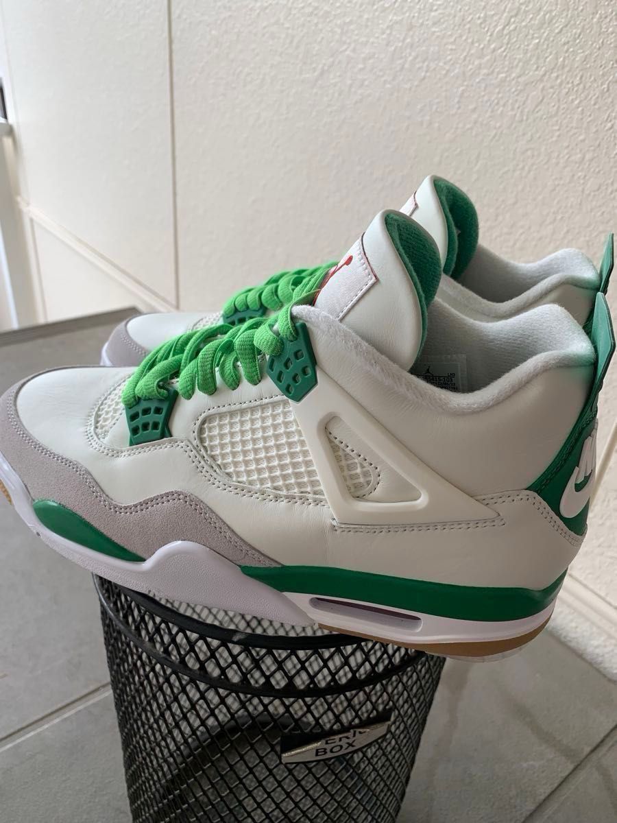 Nike SB × Air Jordan 4 Nike SB × Air Jordan 4