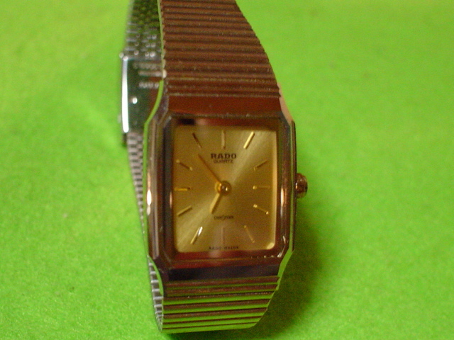 RADO　DIASTAR　SWISS　女性用腕時計　角型　ゴールド_画像1