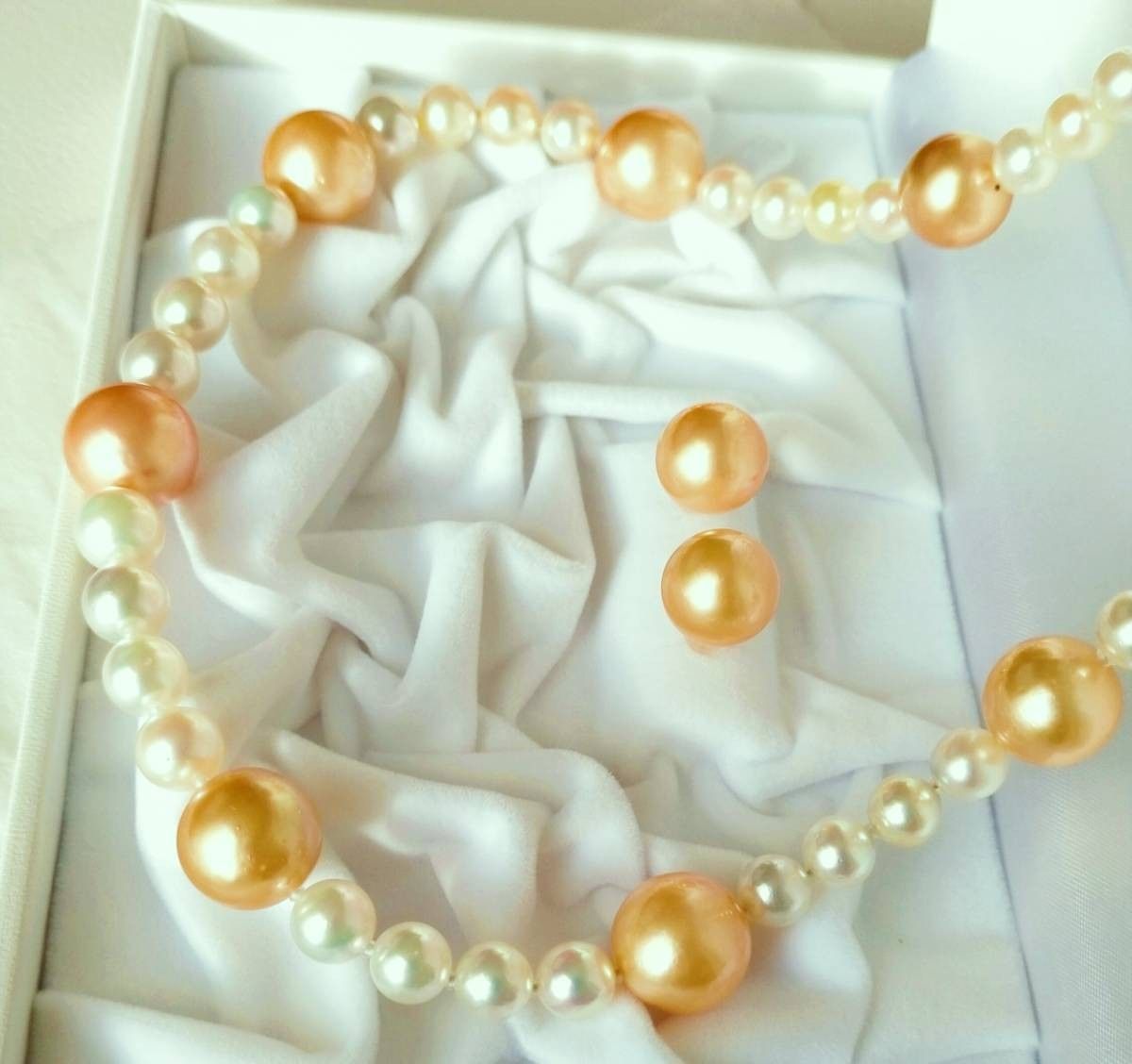 未使用品　真珠ネックレス　ピアス　あこや 本真珠　アコヤ真珠　南洋　白蝶真珠　ナチュラルカラー　ゴールド　K18　とっても素敵!