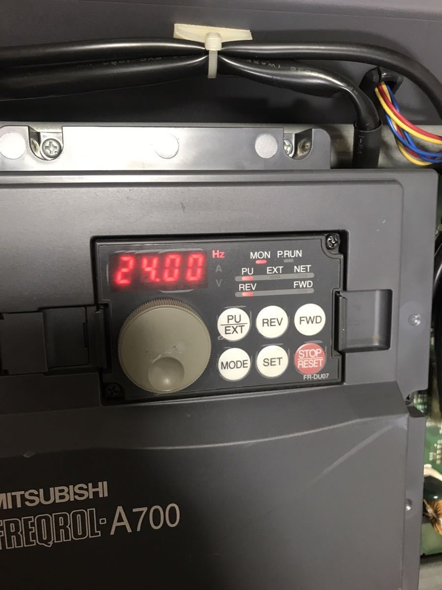 中古美品三菱電機 MITSUBISHI インバーター FR-A720-30K動作保証 [インボイス発行事業者] 　A-1_画像2
