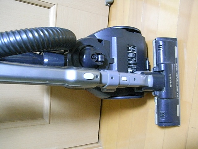 シャープ製　サイクロン掃除機　EC-PX120-R(2011年製)_画像4