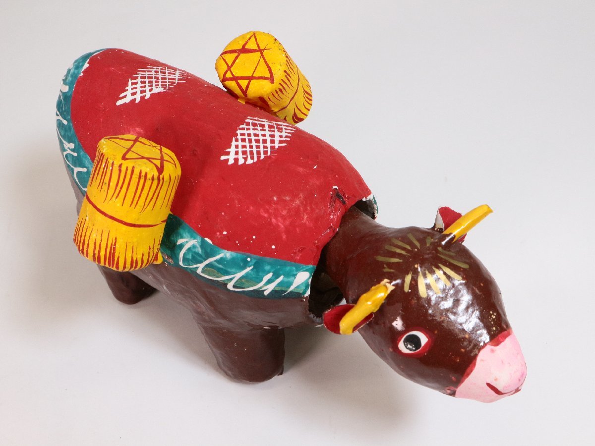 ..... колеблющийся корова . корова . земля игрушка Fukushima префектура .. традиция прикладное искусство нравы и обычаи кукла украшение 