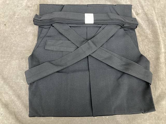 01-01-A24 *I.. road .. road use sickle kama hakama part .. old sport ... black teto long 29 number unused goods 